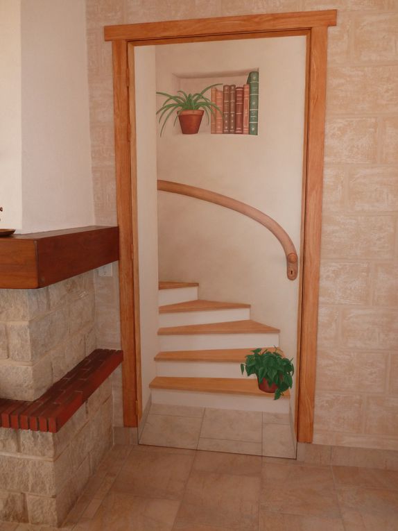 Décor sur porte verso en faux merisier, resto fausse montée d'escalier (bouguenais 2010)