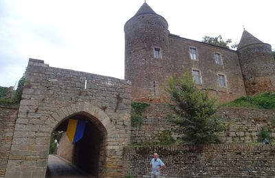 Brancion, une petite cité médiévale de Bourgogne préservée (71)