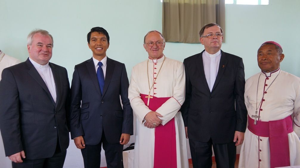 Messe d'ouverture des VIè Assises Nationales des Médecins Catholiques de Madagascar, en présence du Président Andry Rajoelina. 1ère partie. Photos: Harilala Randrianarison