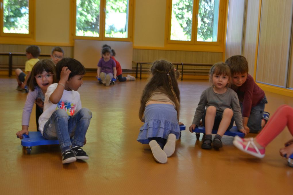 Et pendant ce temps, les autres sont en activités en classe...