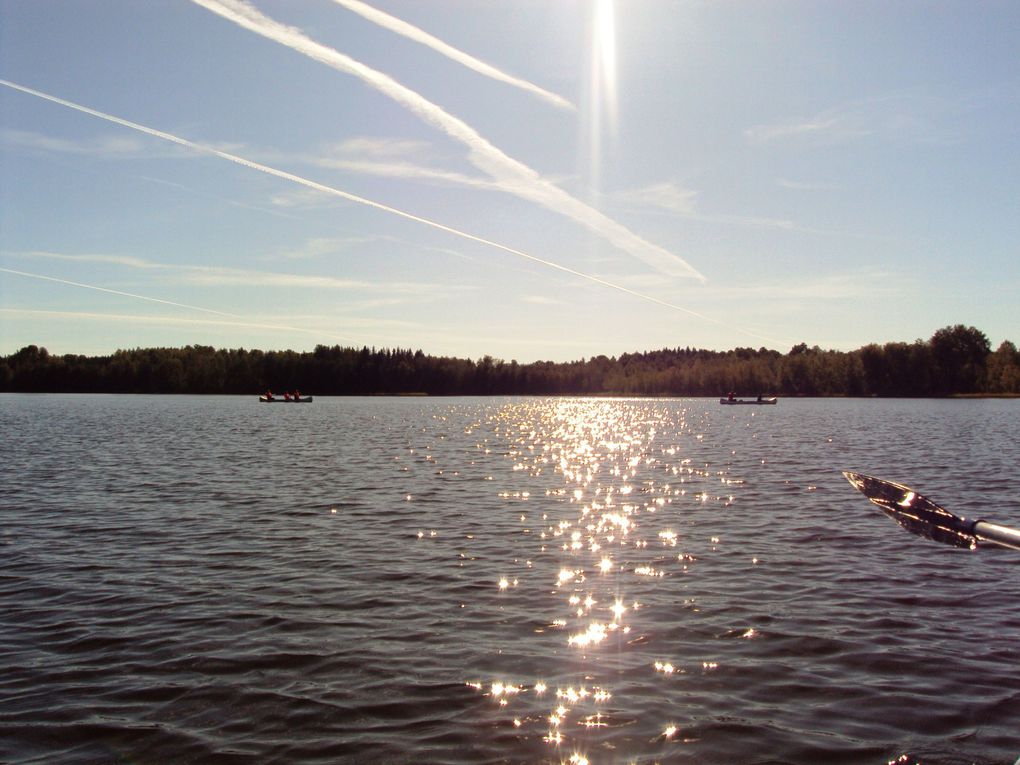 Une journée ensoleillée en canoë, sur un magnifique lac suédois.(19/09/09)