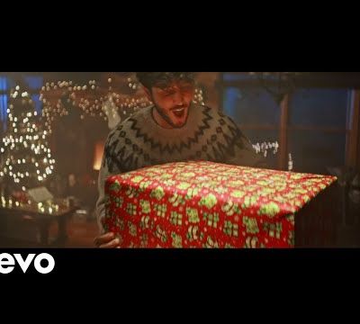 Sebastián Yatra - Santa Claus Is Comin’ To Town