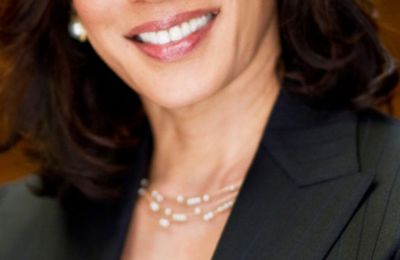 Angervilliers Citoyens et le 8 mars 2021: 2021: Kamala Harris première Femme vice présidente des USA de l'histoire.