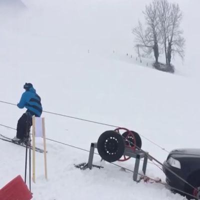 Funny car skiing 