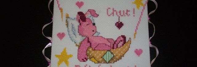 Chut bébé dort !