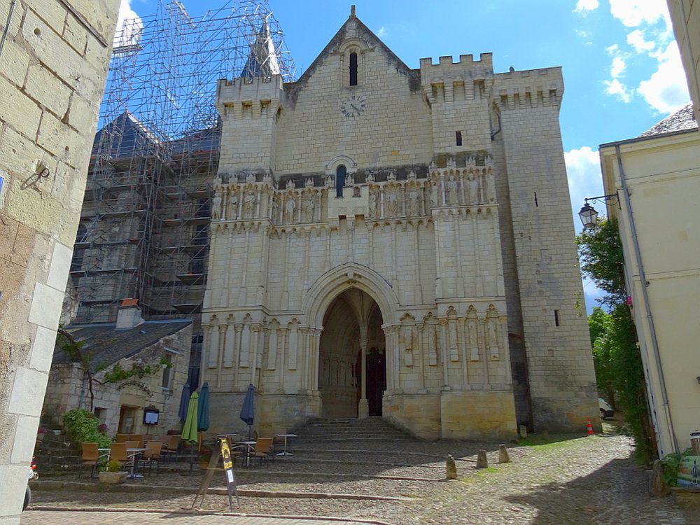 "Un des plus beaux villages de France" aux ruelles pavées et escarpées