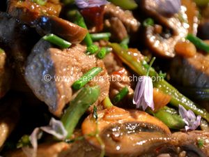 Boeuf Sauté Haricots Cocos Plats Et Champignons aux Herbes