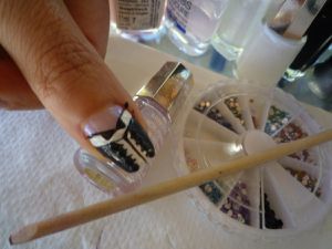 Nail art smoking d'ongle.