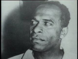 Son frère Joby, mort lui aussi, parle de Frantz Fanon en 2004