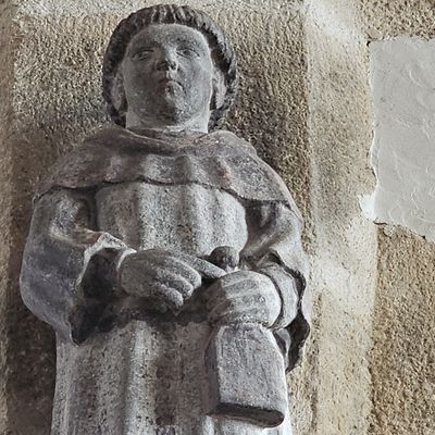 L'église Sainte-Nonna de Logonna-Daoulas : la statuaire ancienne.