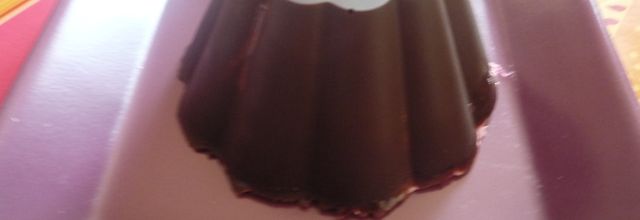 Dome chocolat, mousse framboise et coeur coulant de framboise