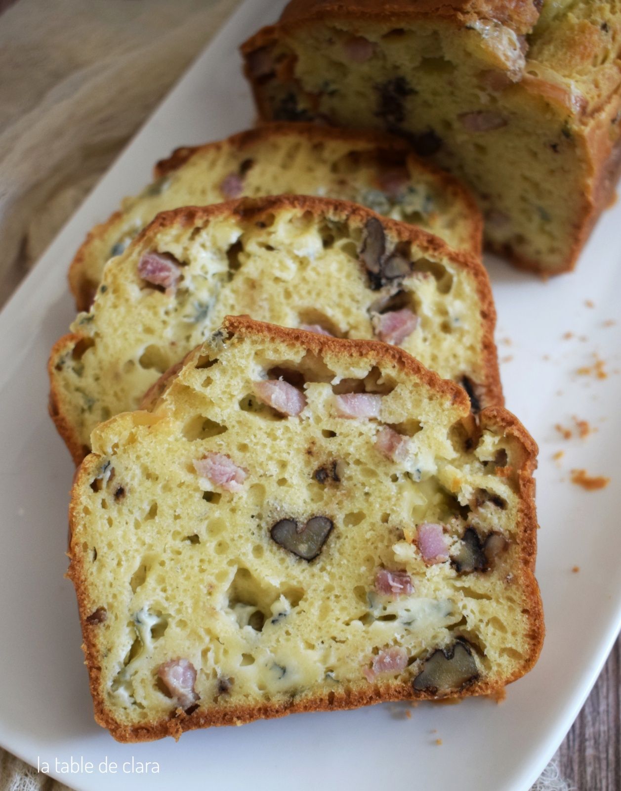 Cake mascarpone, fourme d'Ambert, lardons noix