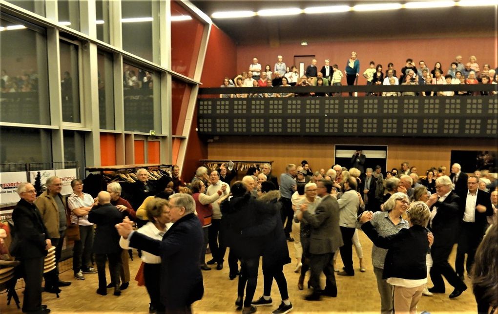 18h  une surprise  : Johann Strauss " La valse de l'Empereur "  l'EOD et les spectateurs