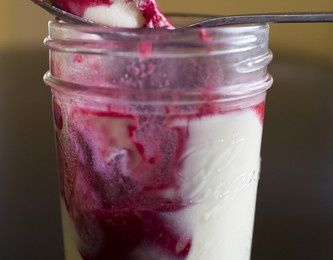 Panna cotta aux mûres tièdes