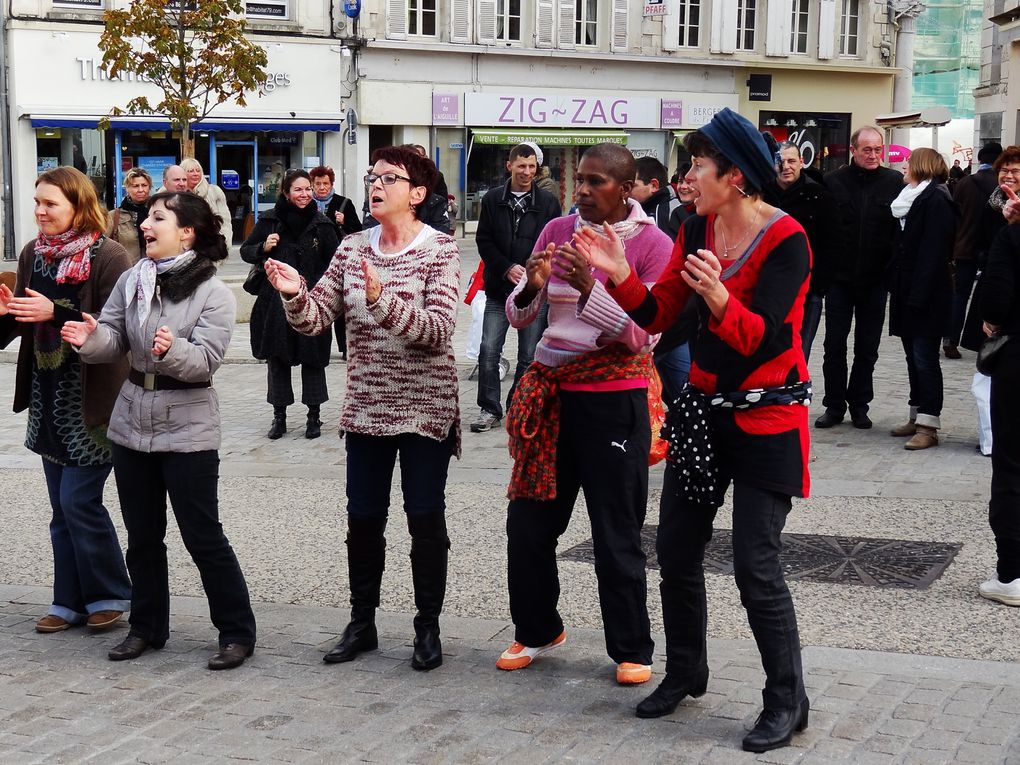 Photos sur le vif de Cathy Barbeau. Prim'A Corps avec BATUCA NIORT!