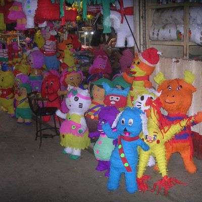 Les Piñatas