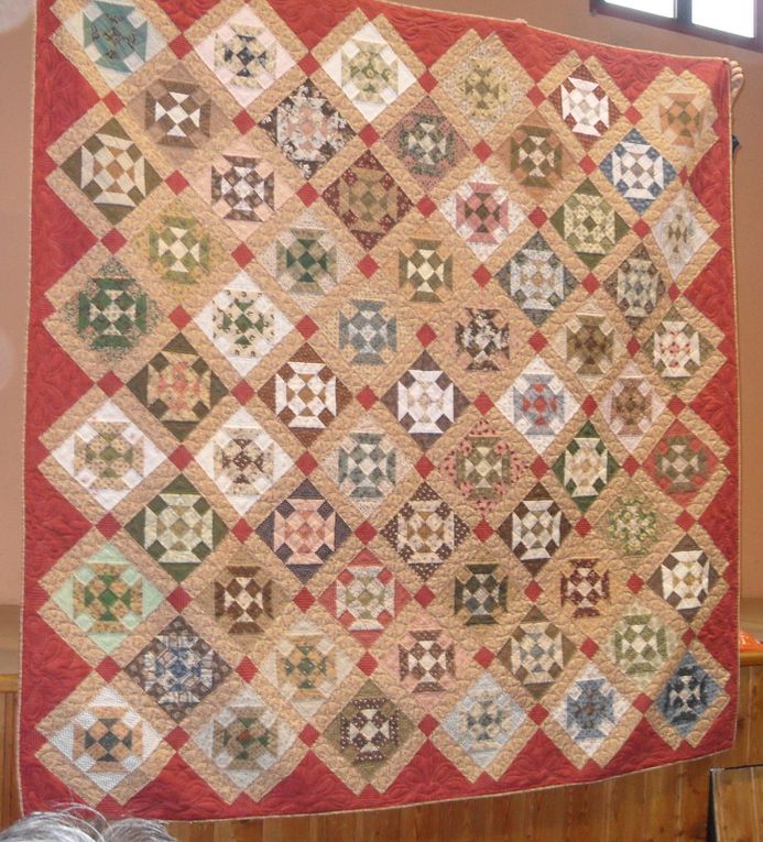 petite expo trés sympatique des quilts de nos adhérentes.