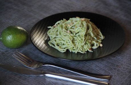 Spaghetti à l’avocat et citron vert