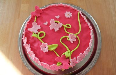 Mon premier gateau en pâte à sucre