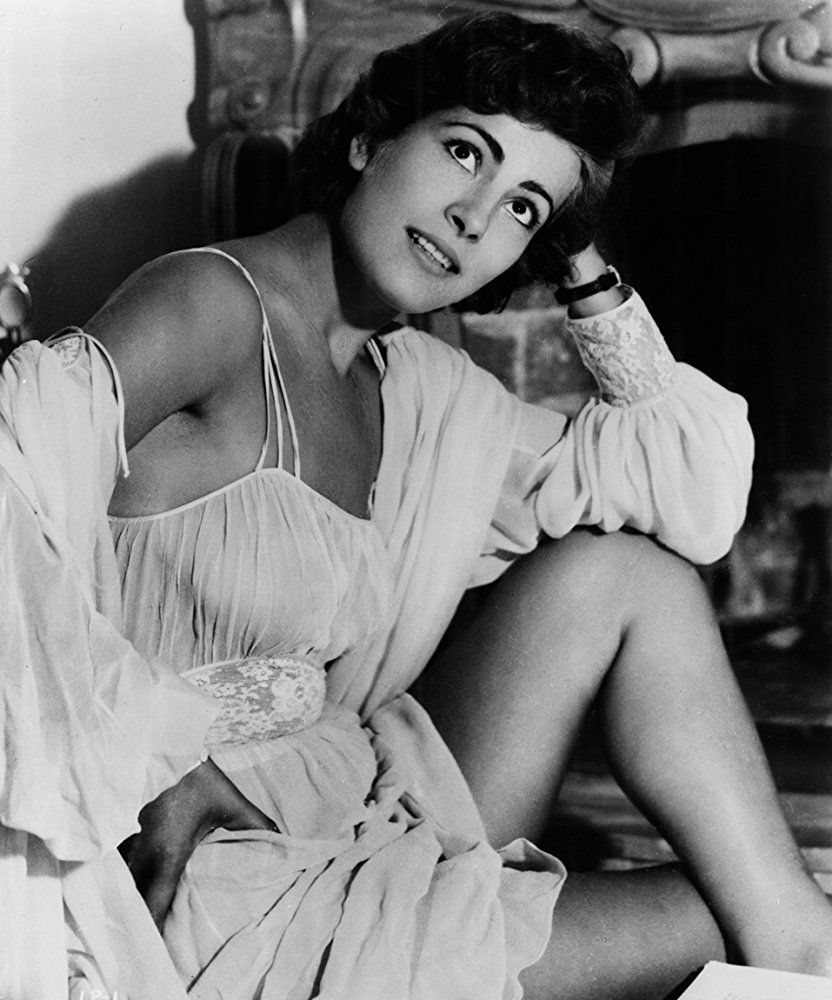 Beauté statue grecque Irene Papas