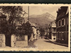 Autres cartes postales anciennes pour se rappeler : Cierp roue de Marignac au fond école des filles ; vue générale Cierp et Marignac ; Cierp et la Pique  ; vue générale de Melles ; Fronsac la tour ; le casino de Lès en Espagne ; Saint-Béat ; le Pont du Roy. 