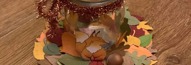 Atelier enfants : un centre de table photophore sur le thème de l’automne