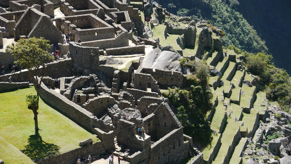 Le Machu Picchu sous tous ces angles. Album tout particulièrement dédié à Anne-Marie en souvenir de son voyage au Pérou et à Laura qui rêve de le découvrir.