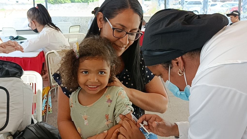 Transportistas y familiares favorecidos a través de jornada medica de salud en Libertador