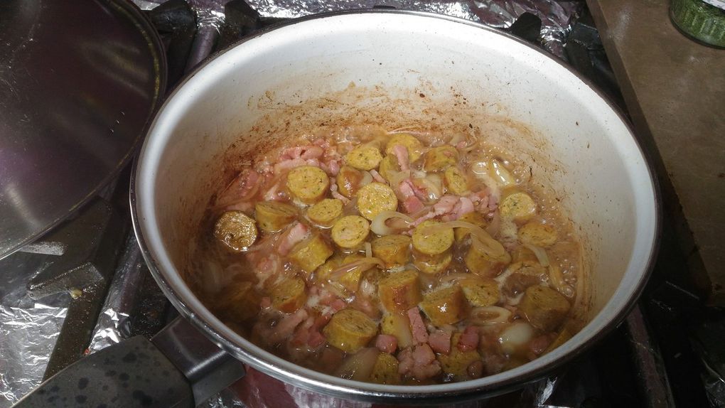 Pâte aux lardons et aux saucisses au curry