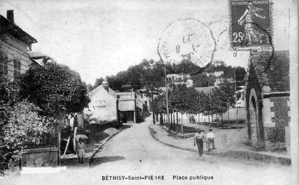 Album - le village de Béthisy-saint-Pierre (Oise), les places, la gare, l'église