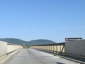 Le pont de Charmes/Rhône ouvert seulement Ardèche/Drôme