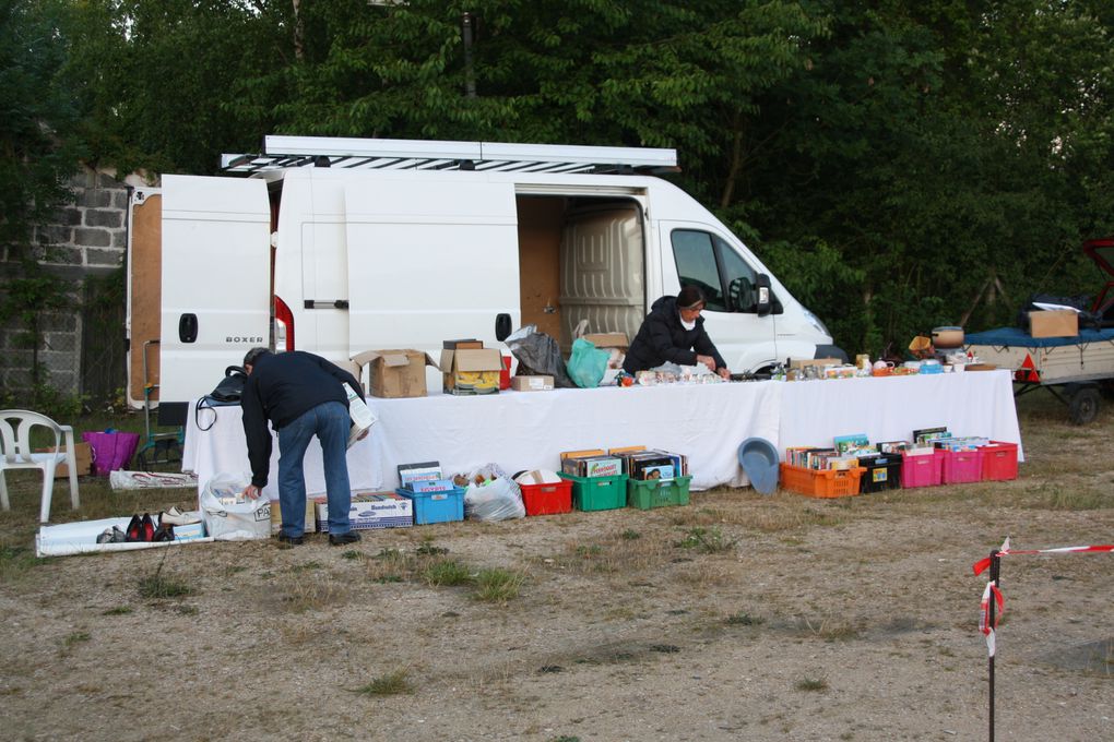 La Brocante du dimanche matin dans la bonne humeur au complexe sportif de Mouroux