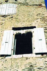 La Sirène à la fenêtre du château de Cuchous en Roussillon