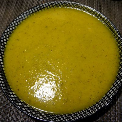 Soupe de courgettes au curcuma et curry