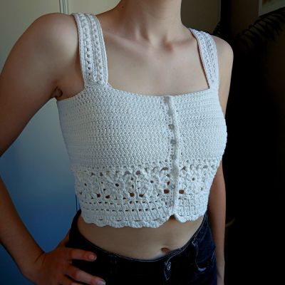 Crop-top au crochet
