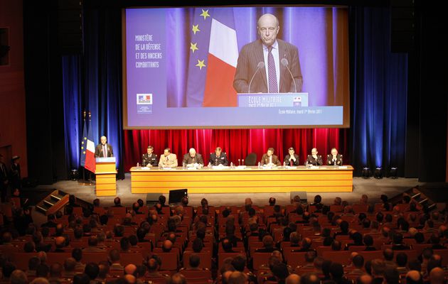 Le ministre devant les commandants de BdD