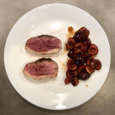 Fillet of duck breast with cherries