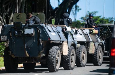 Nouvelle-Calédonie : après six morts, l'État lance son opération pour reprendre le contrôle de l'île