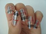 Nail art Burberry