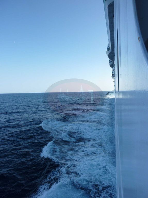 Superbe météo pour cette journée en mer. De quoi profiter des piscines, du mur d'escalade et autres activités extérieures !