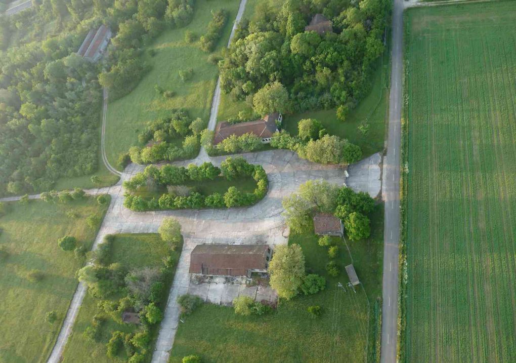 Les vestiges encore visibles de l'ancien camp militaire de Varennes.
