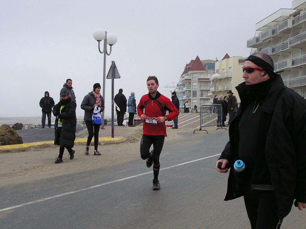 environ 150 photos du trail D2B entre Le Touquet et Berck Sur Mer, le 24 janvier 2010