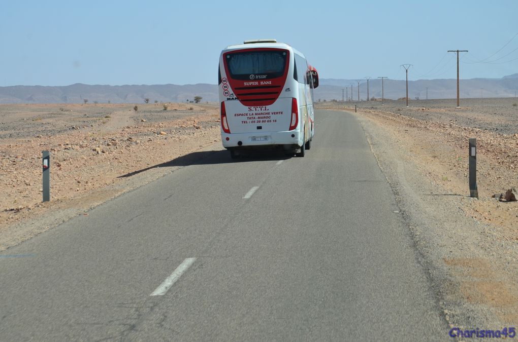 Sur la route de Foum Zguid (Maroc en camping-car)