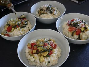 Risotto aux courgettes, tomates cerises et basilic