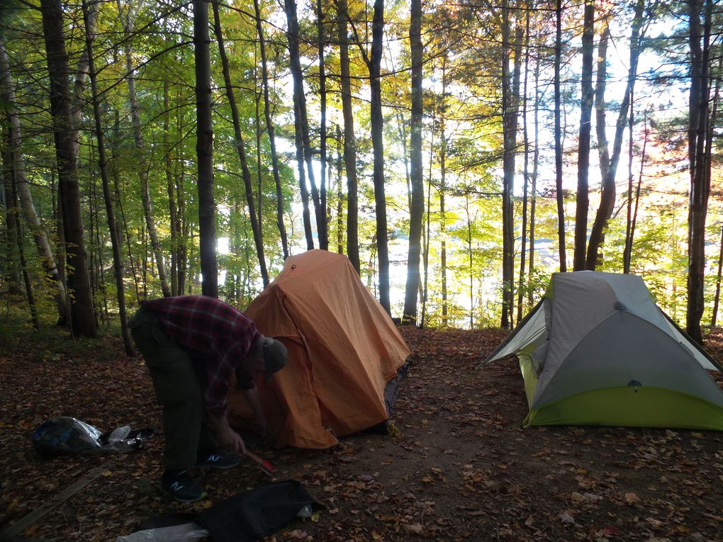 Résumé en photos de la merveilleuse vie de camping sauvage... mais tout compte fait, pas si sauvage que cela 