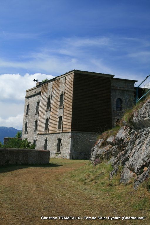 QUELQUES FORTIFICATIONS
