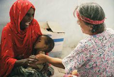 famine, travail forcé, guerre, déréglement du climat du aux activités humaines, chaque année, plus de 10 millions d'enfants décèdent avant leur cinquième anniversaire dans la plus totale indifférence. 
http://www.unicef.org/french/photoessa