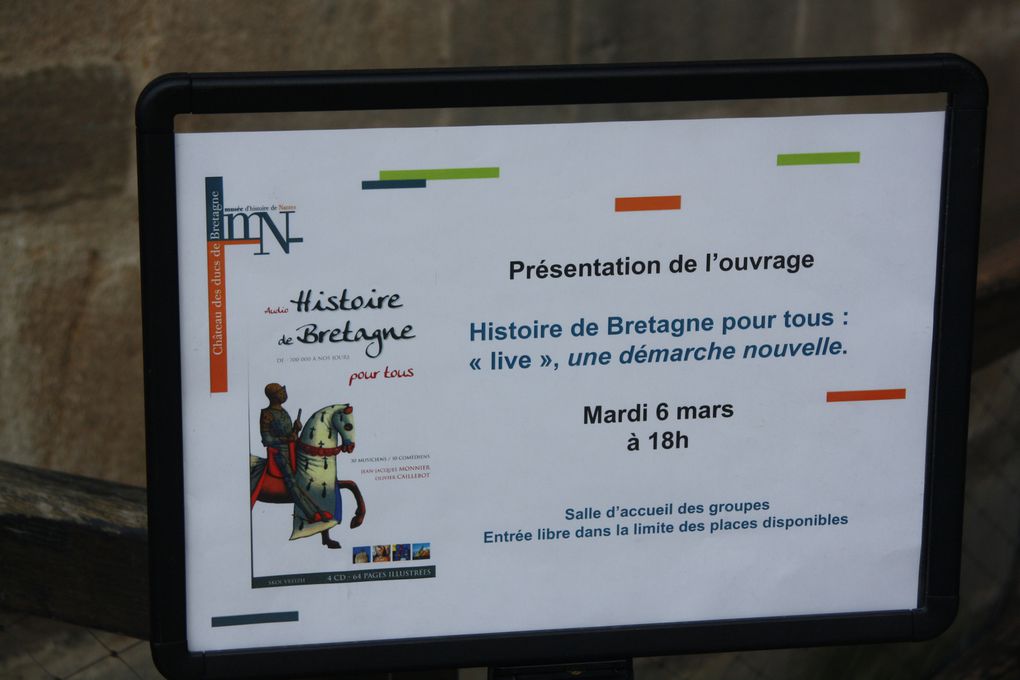 Vues prises le 6 mars 2012 à l'occasion de la présentation, par Jean-Jacques Monnier et Olivier Caillebot, de leur Histoire de Bretagne pour tous (texte et CD).