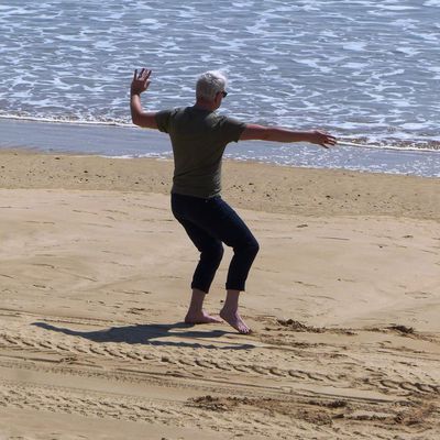 Yoga sur la plage des Sables d'Olonne