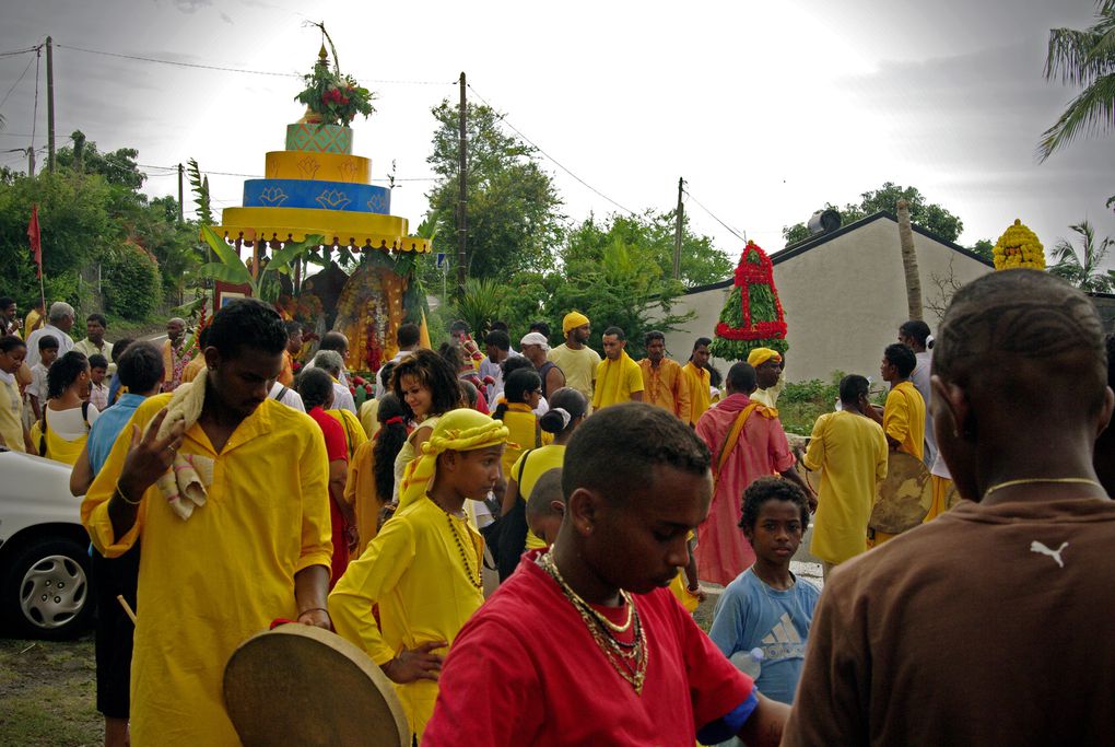 Cérémonie tamoule, Saint-Leu, 2 janvier 2010. Crédit photos : Hadrien Saez, Kréol'tof.